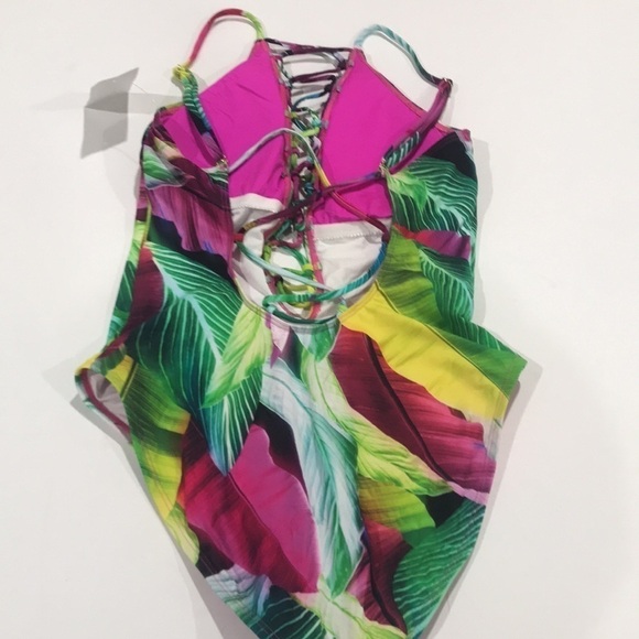 La Blanca one piece bathing suit size 6 in NWT tropical Tummy control - Picture 3 of 3